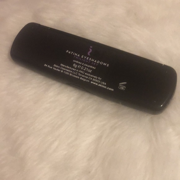 Eyeshadow - Picture 2 of 2